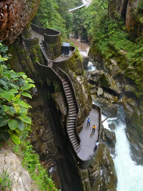 escadas no canyon equador